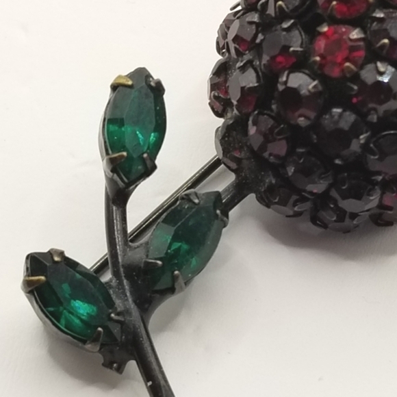 Warner Vintage Cherry Brooch Pin Japanned Rhinestone Black Back Fruit 3D Red - Picture 9 of 15